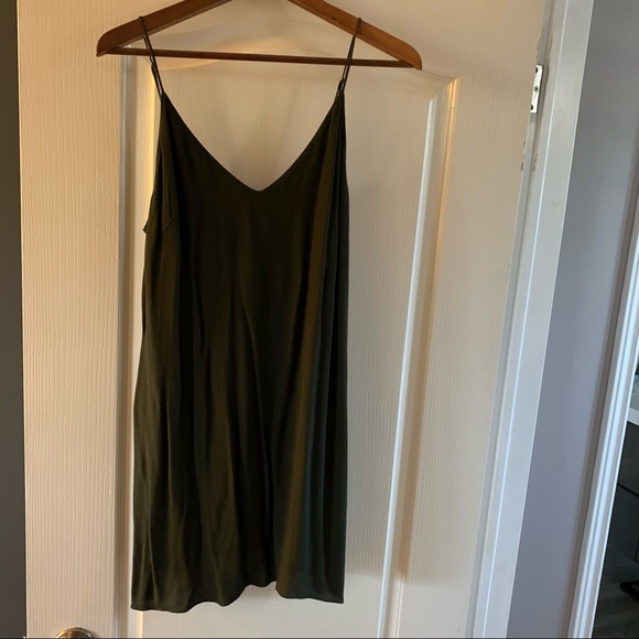 Wilfred Vivienne Slip Dress - dark olive green- size small - Picture 2 of 9